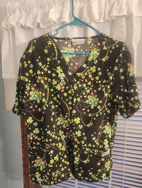 UA Scrubs Black Floral Print V-Neck Top